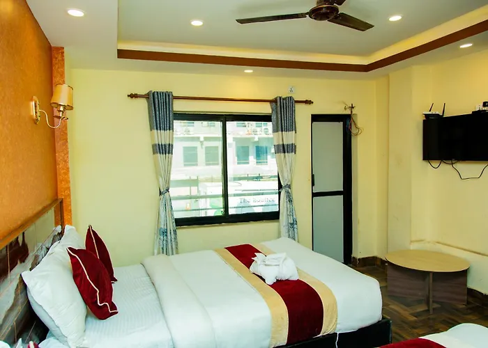 Hotel Everest Regency 3*