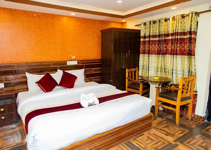 Everest Regency Hotel 3*