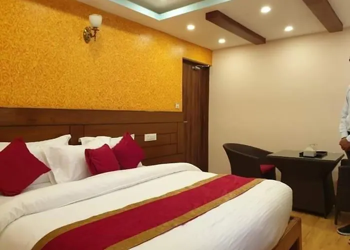 Everest Regency Hotel 3*